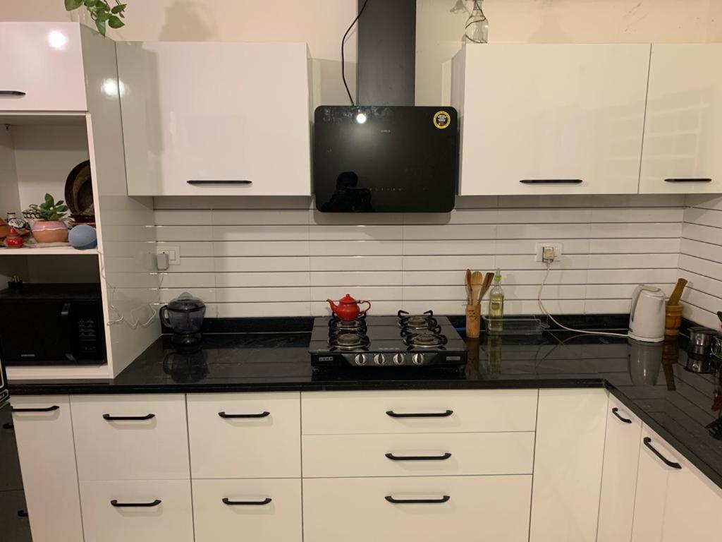 Furnished Villa Near Airport, Away From City Бопал Екстериор снимка