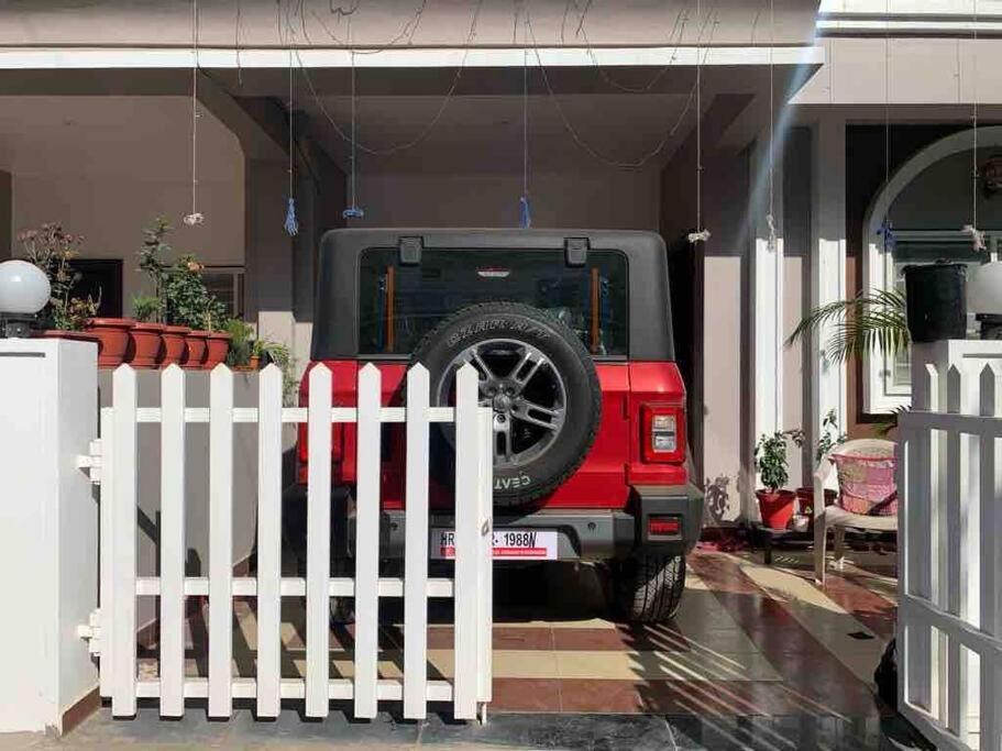 Furnished Villa Near Airport, Away From City Бопал Екстериор снимка